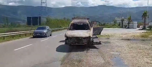 FOTOT/ Gjendet i djegur një automjet në Fushë Gjormë: