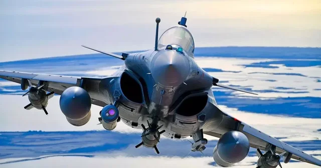 "Kanë blerë avionë luftarakë dhe armë të