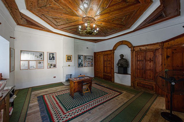 DITARI I 11 MAJIT (-51 ditë)/ Tallja gjigande e Elisës me