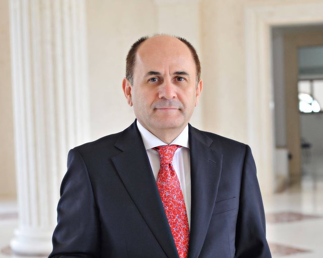 DITARI I 11 MAJIT (-34 ditë)/ Ish-deputeti i Berishës ndërton