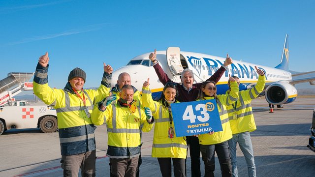 Ryanair zgjeron bazën në Tiranë dhe shton dhjetra fluturime