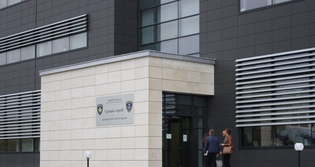Lirohen nga paraburgimi pesë policët e dyshuar për vrasjen e