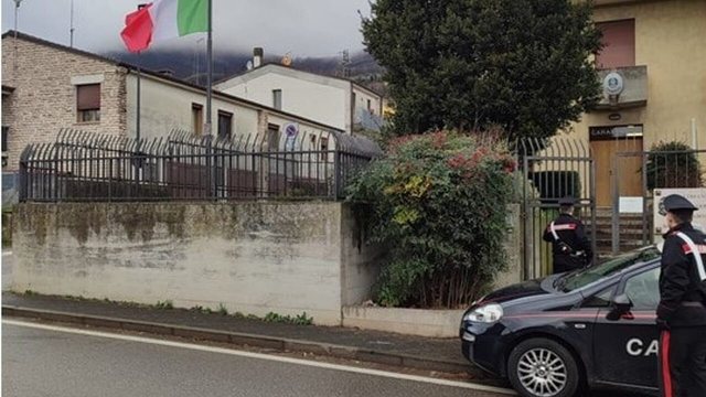 Gruaja e denoncoi për dhunë, por në banesën e shqiptarit