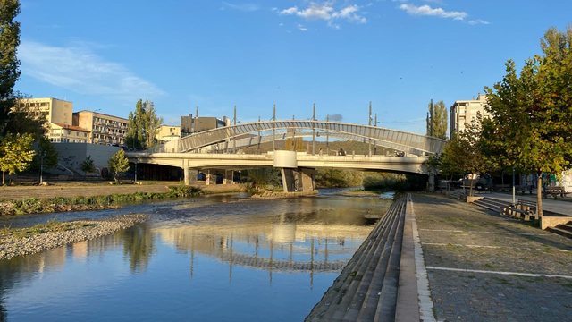 Kurti nuk “tërhiqet”, nis ndërtimi i dy urave te reja krah