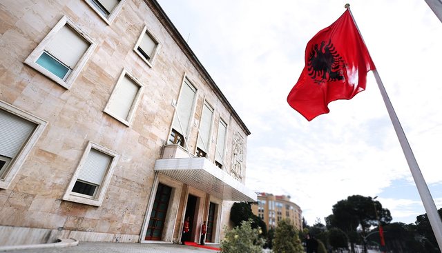 Raporti i Parlamentit Evropian, reagon Qeveria: Po avancojmë në