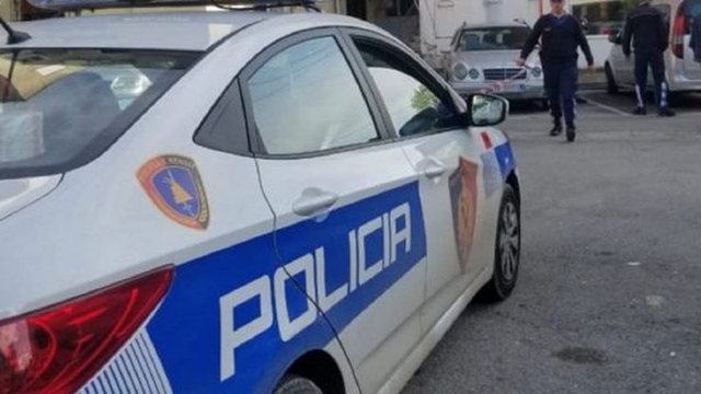 Protestat n&euml; Tiran&euml;/ Policia procedon penalisht 11 protestues
