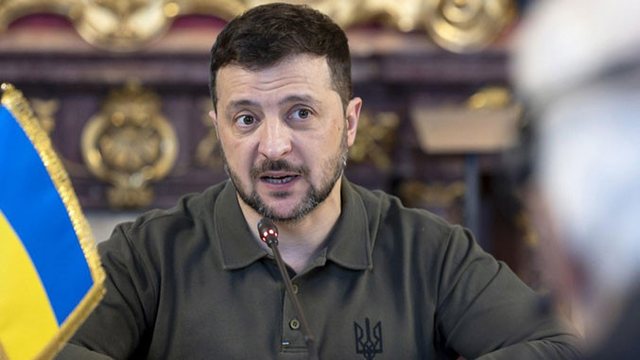 Zelensky nënshkruan ligjin/ Të rinjtë që mbushin 17