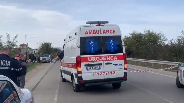 E rëndë/ Furgoni përplas fëmijën në aksin