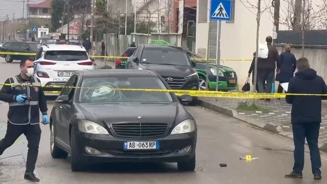 Operacioni/ I prenë rrugën me makinë 38-vjeçarit dhe