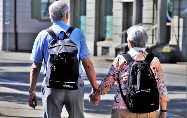 Me sytë nga qarkorja e Institutit të Sigurimeve Shoqërore