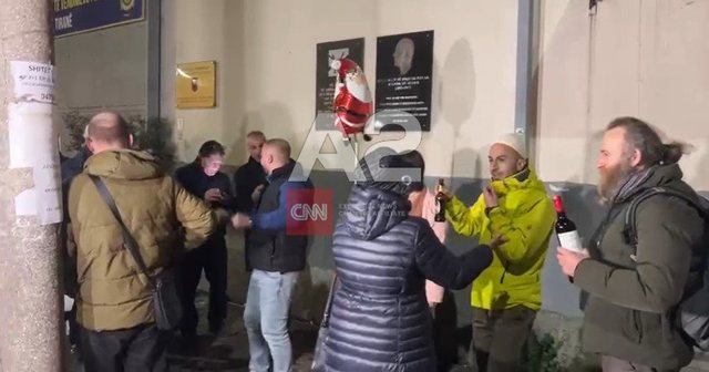 Arrestimi i Veliajt, “festë” te blloku i sigurisë,
