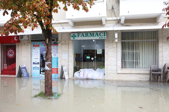 Situata e rënduar në Berat nga përmbytjet, Eno Bozdo: Qarku po