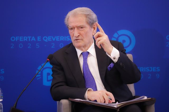 Berisha: QSUT ka vjedhur e shkatërruar të sëmurët.