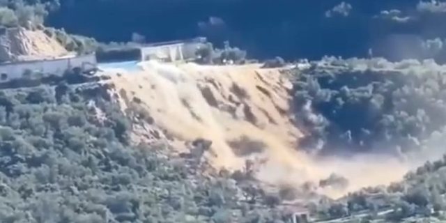 VIDEO/ Pamje nga momenti kur çahet diga e hidrocentralit të Bunecit,
