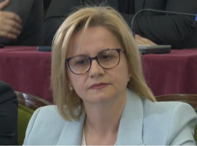 Nën hetim nga SPAK, Bushka kërkoi të fliste para kolegëve,