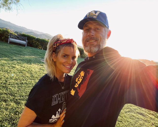 Jessica Simpson dhe Eric Johnson i japin fund martesës 10-vjeçare
