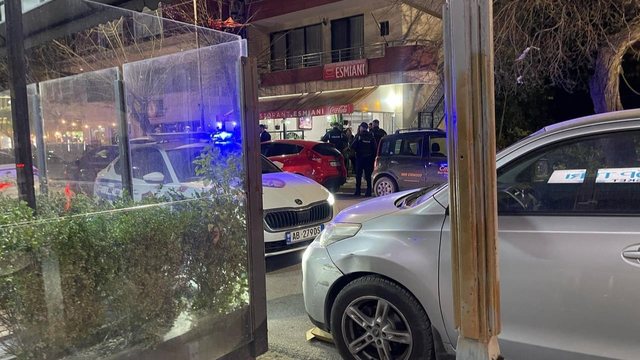 E rëndë në Vlorë! Nëna përplas disa herë