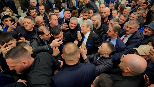 Takimi në Itali, Berisha u premton emigrantëve: Zero taksa