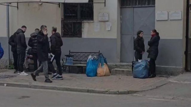 VIDEO/ Arrestimi i kryebashkiakut: Me libër në dorë, Drejtori