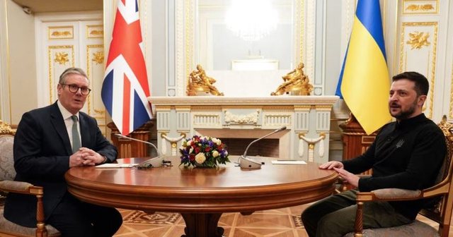 Vizita në Kiev, kryeministri britanik firmos marrëveshjen