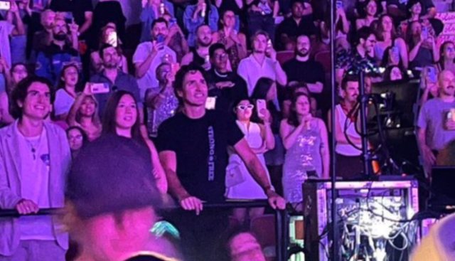 Forcohen thashethemet për një romancë mes Katy Perry dhe Justin