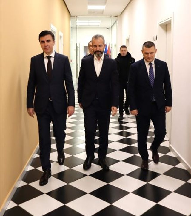 DITARI I 11 MAJIT (-41 ditë)/ Tre “musketierët” që