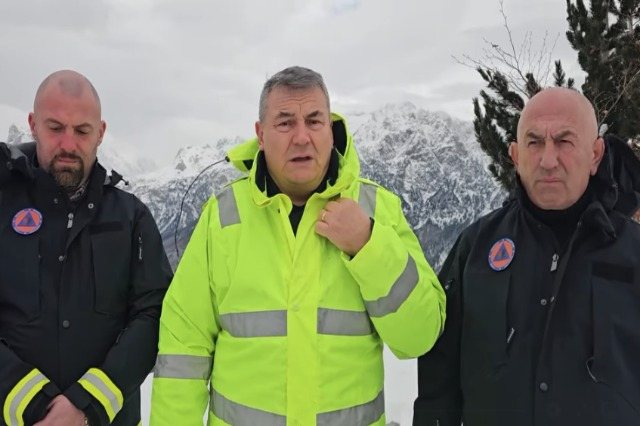 Moti i keq, Çako: Akset nacionale të hapura, të gjitha