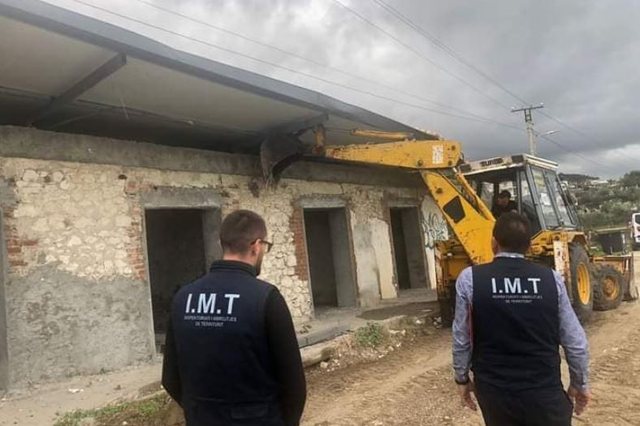 Ndërtimet abuzive, arrestohet drejtori i IMT-së në Himarë