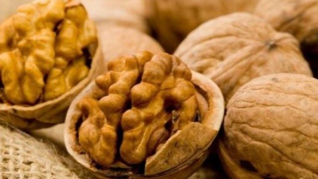 Pesë ushqimet e shëndetshme që duhet t’i shtoni dietës