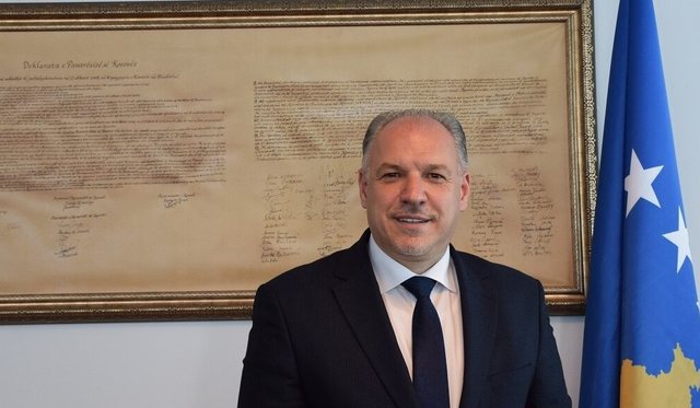 Iu ngrit aktakuzë për keqpërdorim të detyrës, ministri