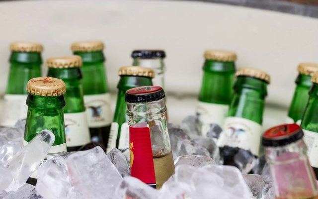 Pijet e freskëta gjatë ditëve të nxehta të verës,