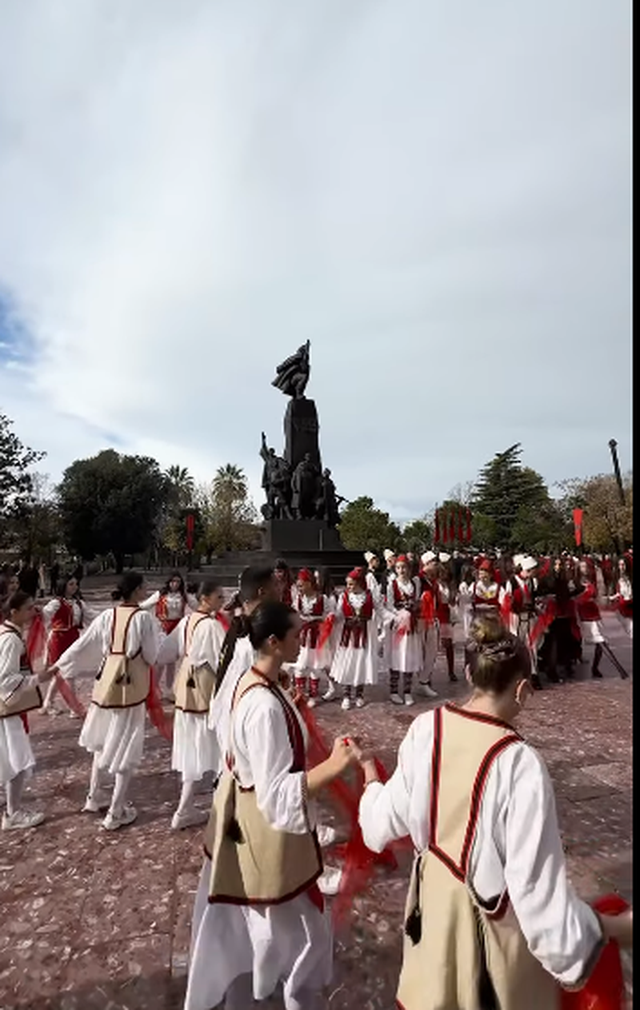 VIDEO/ Kryeministri Rama shpërndan pamje nga festimet e