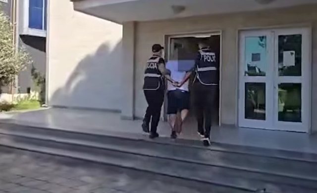 Në timon nën efektin e alkoolit dhe shkaktoi aksident, pranga