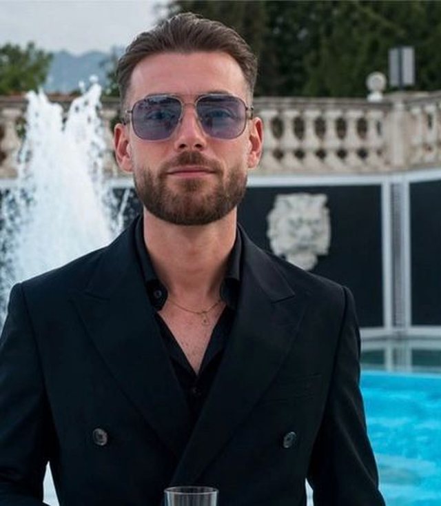 "M&euml; kan&euml; shqyer zemr&euml;n"/ U dogj n&euml; gurore nga
