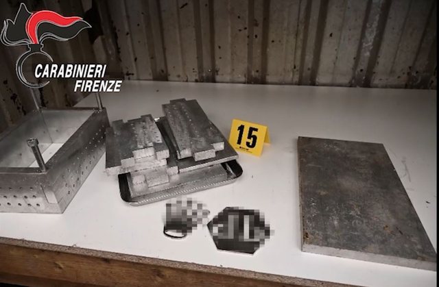 Zbulohen pamjet e laboratorit të kokainës në shtëpinë e