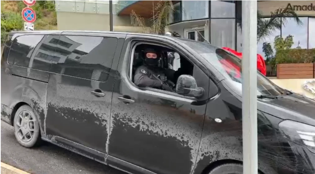 FOTOT/ Ivanka Trump dhe Jared Kushner mbërrijnë në Vlorë,