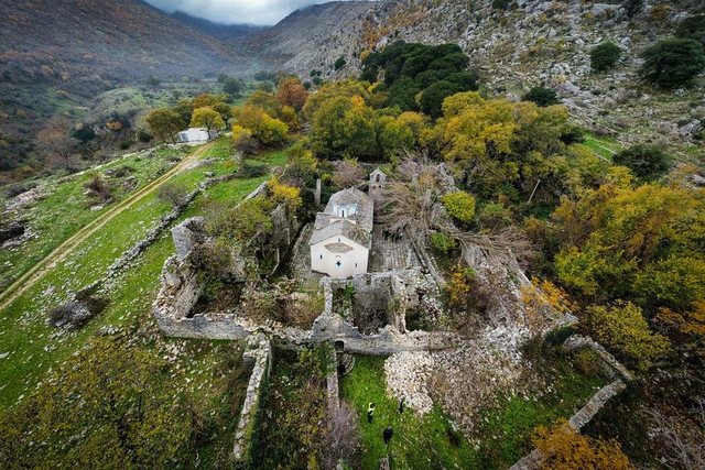 "Manastiret e Luginës së Drinos"/ Lista me