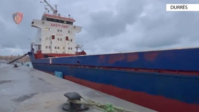 VIDEO/ Erdhi nga Tunizia, kapet 400 tonë naftë kontrabandë