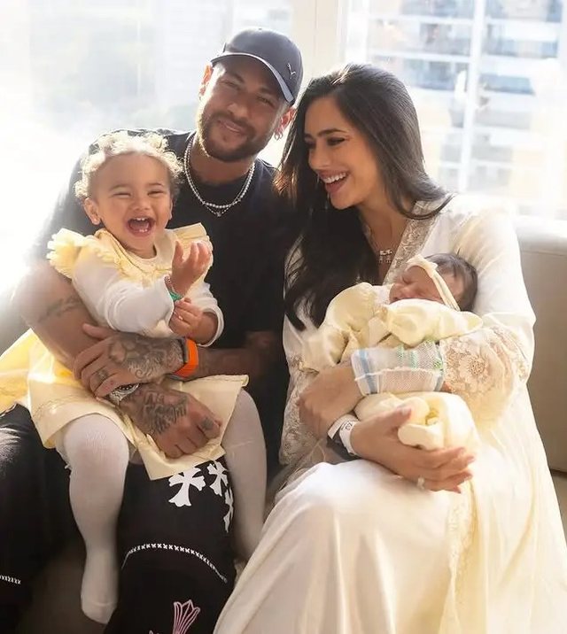 Neymar dhe Bruna Biancardi bëhen sërish prindër, mirëpresin