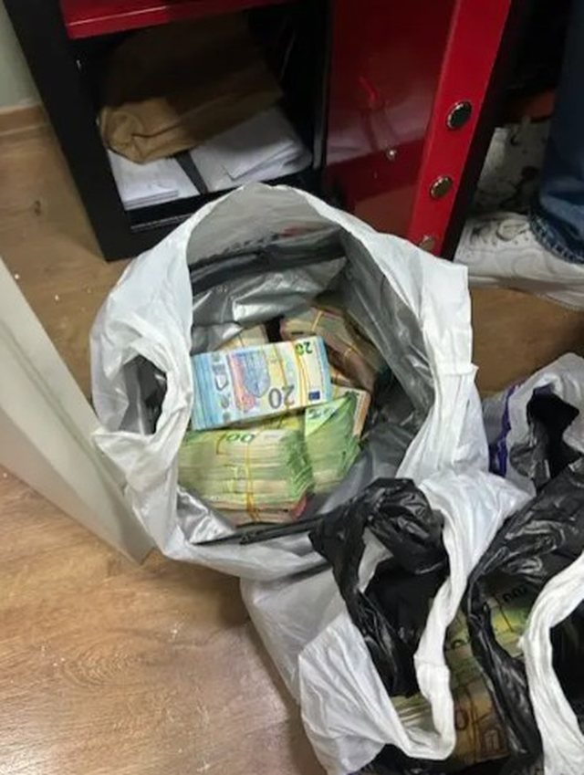 Thasë të mbushur me euro, Europol nxjerr pamjet nga aksioni i call