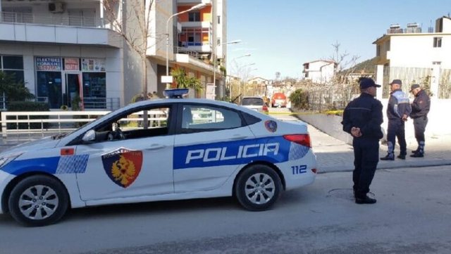 Panik në Vlorë/ I huaji alarmon banorët, policia e shoqëron