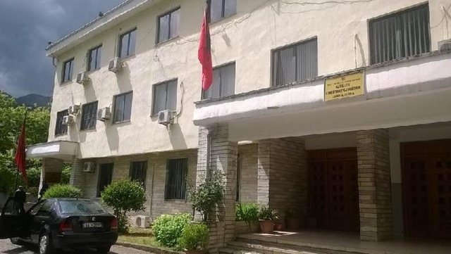 Gjimnazisten kush e çoi drejt vetëvrasjes? Prokuroria e