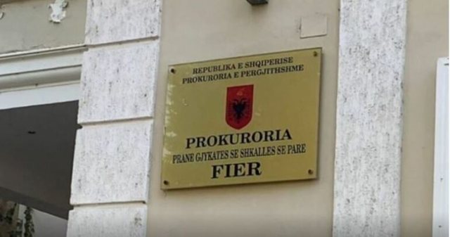 Fier/ Lejuan ndërtime të paligjshme, pezullohen kryeinspektori dhe