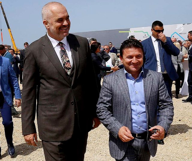 DITARI I 11 MAJIT (-35 ditë)/ Elvis Roshi, edhe me Ramën edhe me