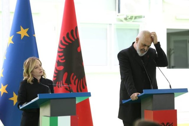 Dëbimi i emigrantëve egjiptianë nga Gjadri vendos një