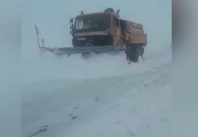 Bora mbuloi zonat malore/ Rama publikon pamjet, apeli: Respektoni rregullat e
