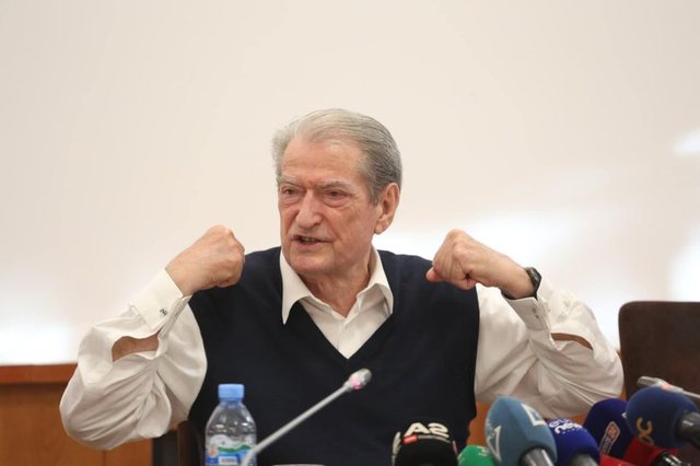 Rrëfimi/ “Peshku i madh e ha të voglin”/ Berisha flet
