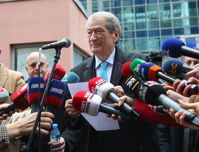 Protesta e opozitës para SPAK, Berisha tregon ku ndryshon nga ajo e