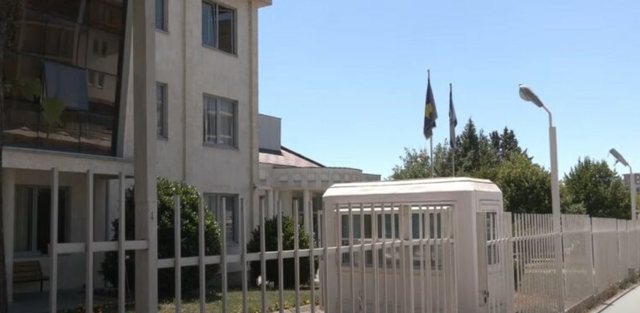 I ndaluari për dhunë në familje u vetëvra në