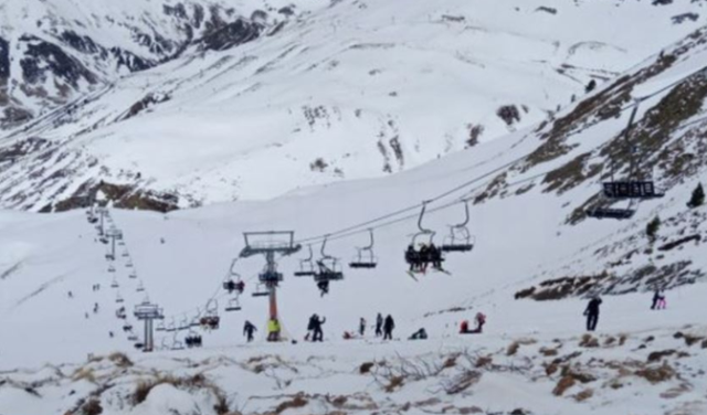FOTOT/ Ngjarja e rëndë: Shkëputet teleferiku në pikën